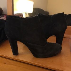 Nine West black booties